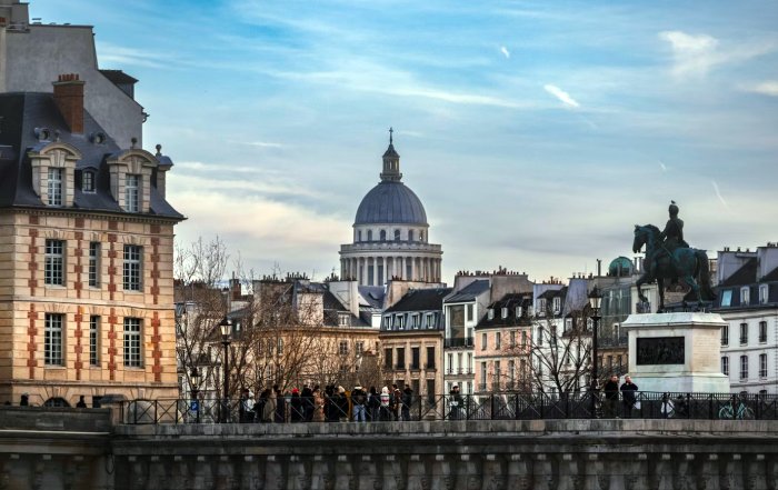 Article Image for Analyzing Business Strategies of Leading French Firms