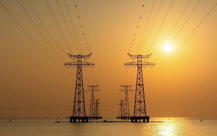 Article Image for Energy Transition Trends Reshaping Global Business Operations