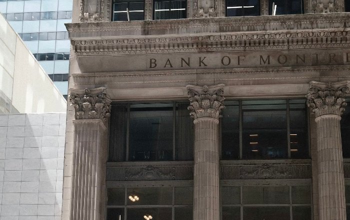 Article Image for The Evolution of Banking Services in the Digital Age